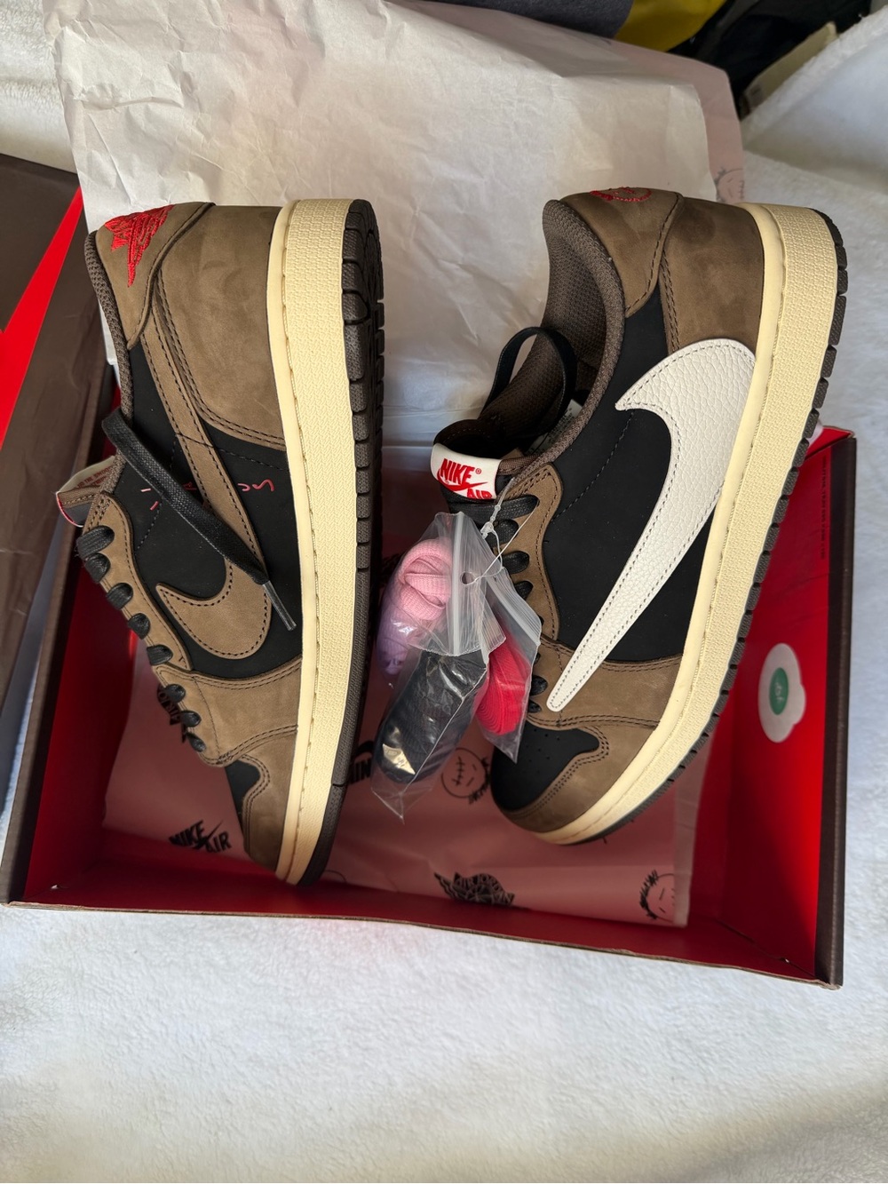 Size M US 10.5 - Nike Air Jordan 1 Low OG SP-T Travis Scott Mocha